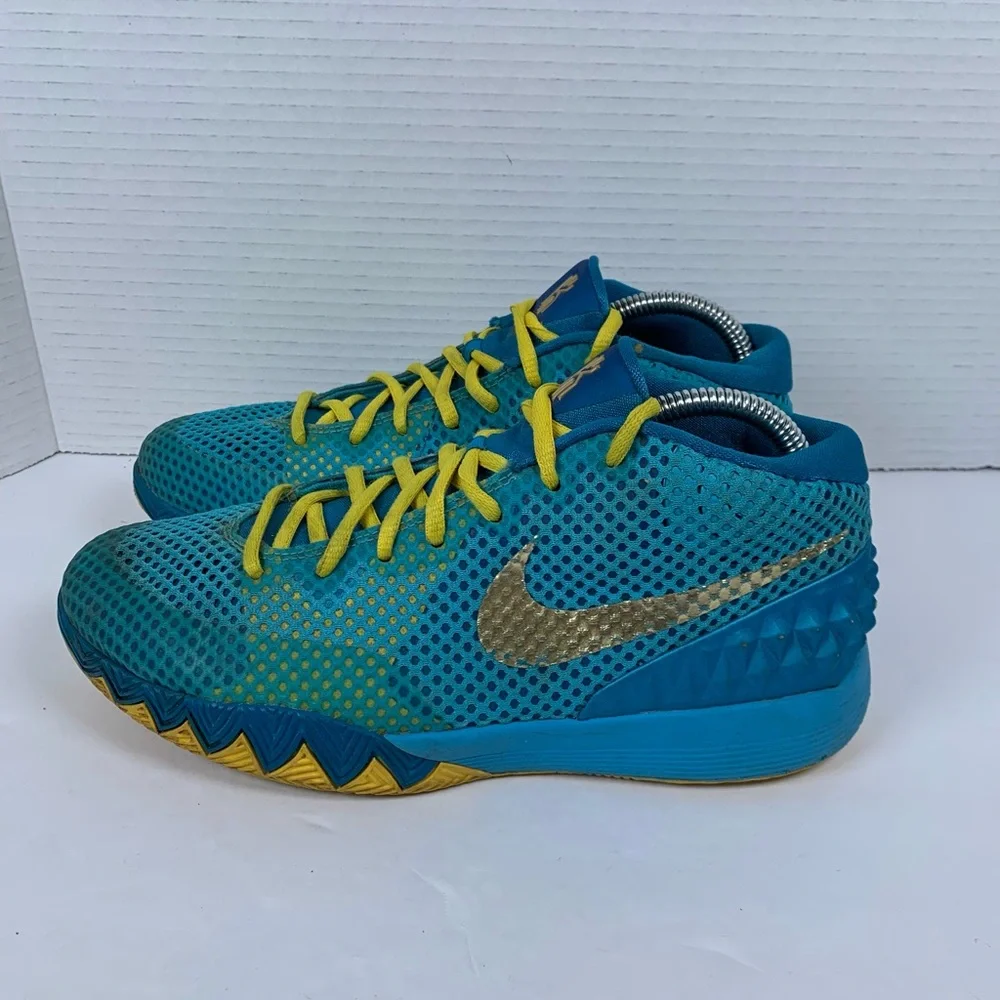 Nike Youth Kyrie 1 Australia Basketball Shoes Size 7Y Blue 717219-494 (S385)